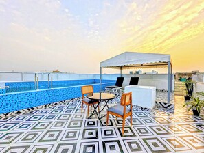 Rooftop pool