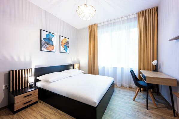 Superior Apartment (14/6) | 1 bedroom, desk, laptop workspace, iron/ironing board - Native Apartments Słowackiego 14 (Kraków)