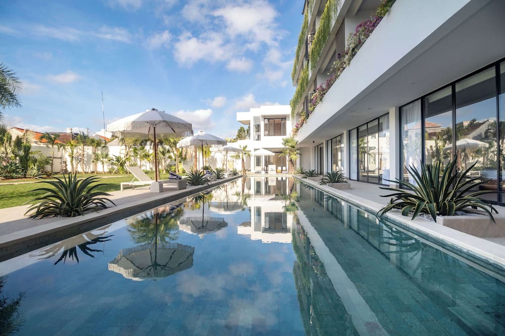 Octa Canggu Villa and Condotel