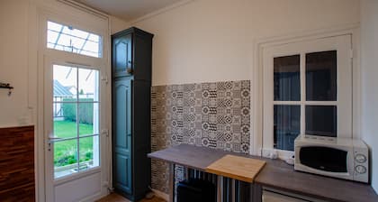Saint Exupery, town house with garden