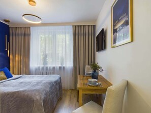 Bügeleisen/Bügelbrett, Reisekinderbett, WLAN, Bettwäsche