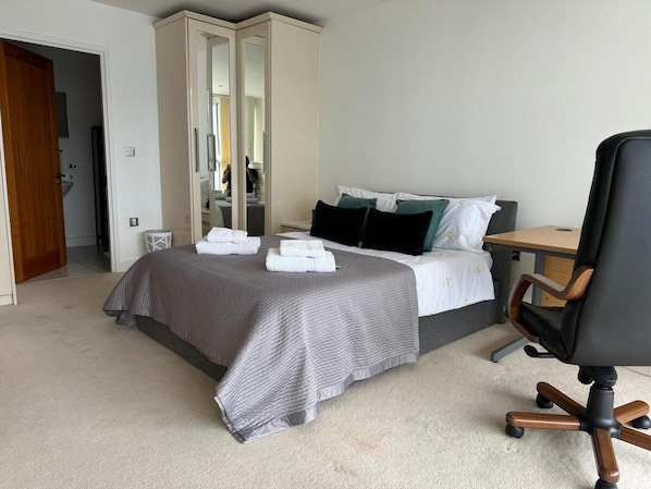 3 habitaciones, wifi gratis y ropa de cama 