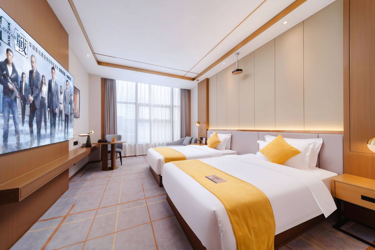 Habitación Premier doble, vistas a la ciudad | Ropa de cama de alta calidad y colchones con acolchado adicional