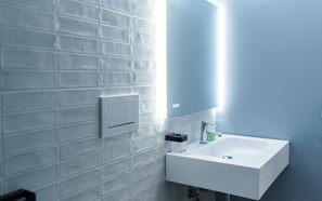 Standard Double Room | Bathroom