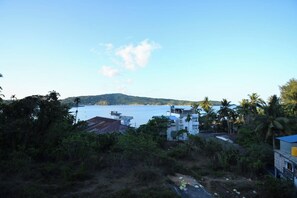 Elite Room | Premium bedding, pillow-top beds, laptop workspace, free WiFi