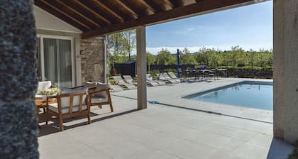 Reverence Villas Carballal