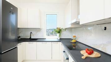 Apartment (2 Bedrooms) | Private kitchen