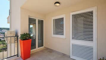 Apartment (2 Bedrooms) | Balcony