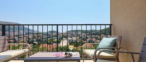 Apartment (2 Bedrooms) | Balcony