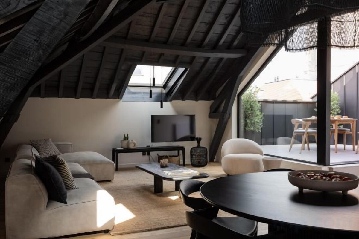 Living area | TV