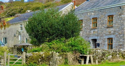Sleeping Giant Bunkhouse