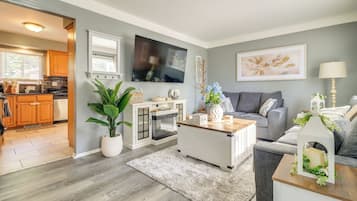 House (3 Bedrooms) | Front of property