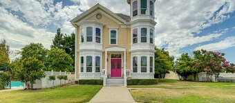 Modesto Mansion on 2 Acres - Great for Families!