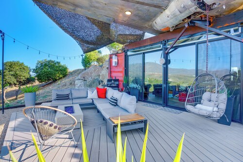 Fallbrook Airplane Home w/ Fire Pit & Mtn Views!