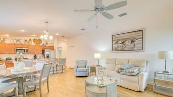 House (2 Bedrooms) | Interior