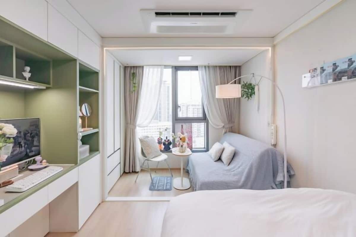1 Schlafzimmer, Schreibtisch, laptopgeeigneter Arbeitsplatz