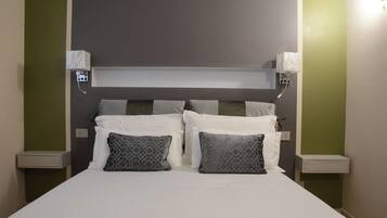 Deluxe Condo, 2 Bedrooms | 2 bedrooms, premium bedding, down comforters, desk