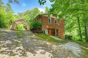 House (2 Bedrooms) | Interior - Affordable, Artsy, Unique! Blue Ridge Mtn-view Gem (Robbinsville)
