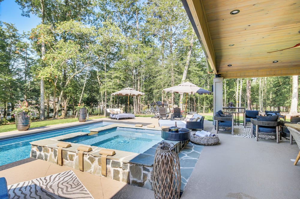 Lake Murray Paradise w/ Shared Pool & Hot Tub! - Blair, SC