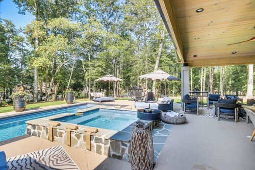 Lake Murray Studio w/ Pool & Hot Tub in Prosperity