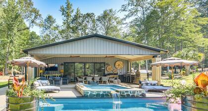 Lake Murray Studio w/ Pool & Hot Tub in Prosperity