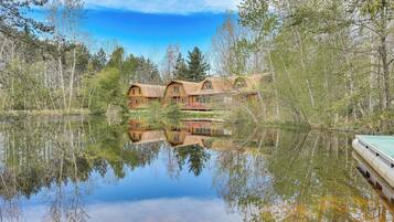 House (4 Bedrooms) | Exterior