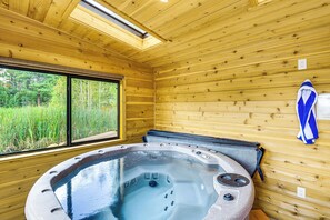 House (5 Bedrooms) | Interior - Pond Access & Private Dock: Lakeside Cabin (Lakeside)
