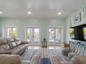 Smart TV - Tranquil Tides~ Waterfront Pool Home 75` Dock! (Marathon)