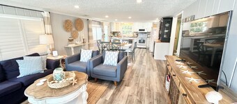 JUST STEPS TO THE BEACH AND DOG FRIENDLY!