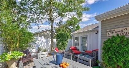 JUST STEPS TO THE BEACH AND DOG FRIENDLY!