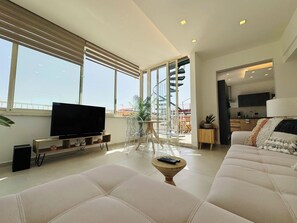 2 slaapkamers, een strijkplank/strijkijzer, reisbedje, wifi