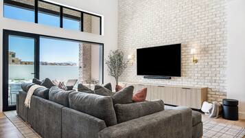 تلفزيون، مدفأة، تنس طاولة