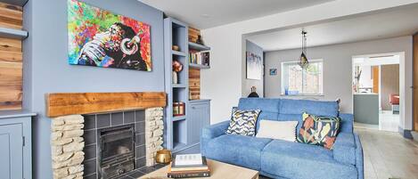 テレビ、暖炉、書斎 / ワークスペース