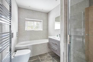 Shower, hair dryer, towels, shampoo - Host & Stay | Damson Cottage (Thornton Dale)