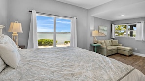 6 bedrooms, desk, iron/ironing board, free WiFi