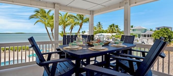 **INFINITE HORIZONS @ BIG COPPITT** Waterfront Home & Pool + LAST KEY SERVICESâŠ