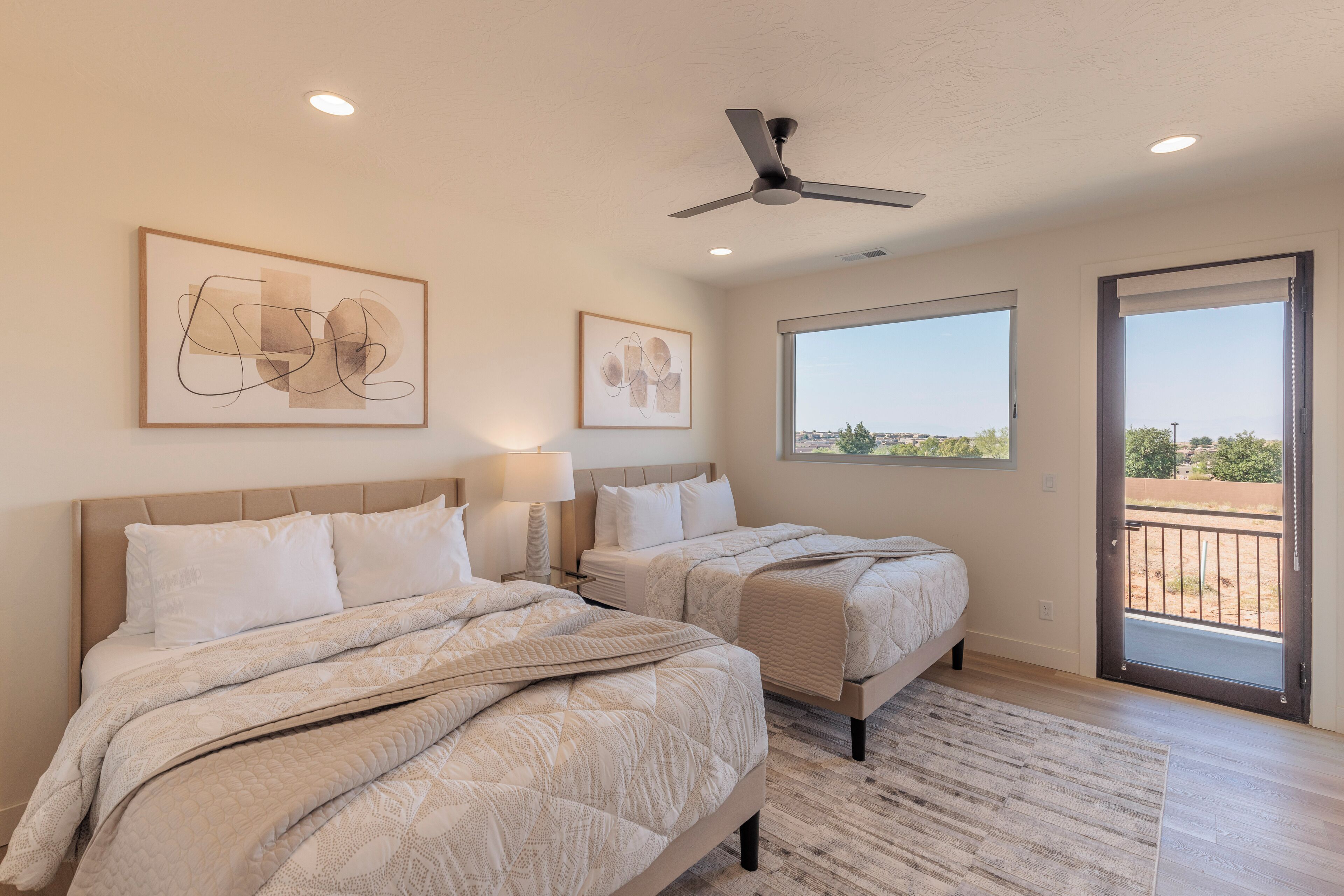 4 عدّة غرف نوم ومكواة/لوح كي وسرير سفر وواي فاي مجانًا