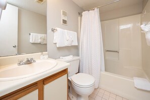 Condo, 1 Bedroom | Bathroom | Shampoo