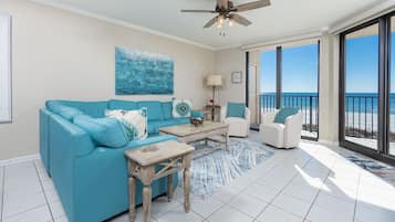 Condo, 3 habitaciones | Área de sala de estar