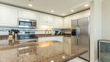 Appartamento, 3 camere da letto | Cucina privata | Frigorifero, forno, macchina per tè/caffè