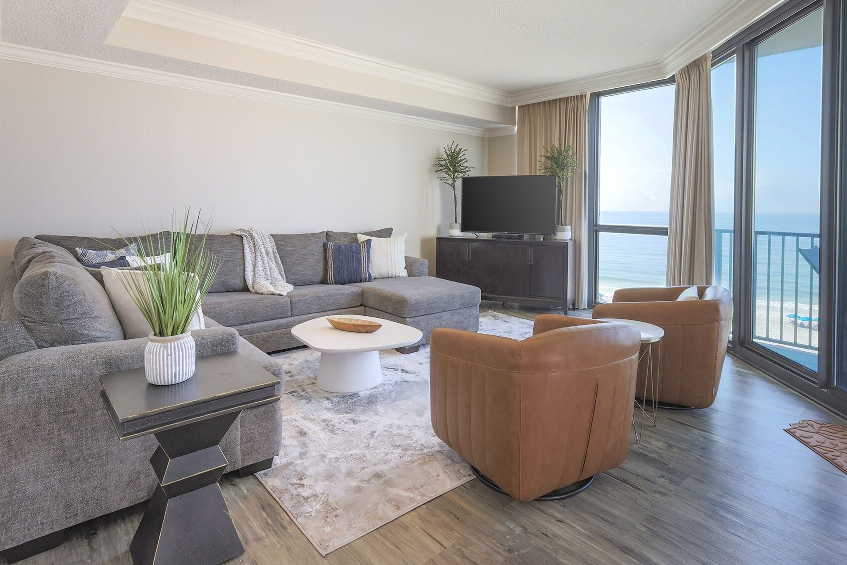 Condo, 2 Bedrooms | Living area
