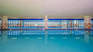 Apartment, 2 Schlafzimmer | Pool | Innenpool, Außenpool