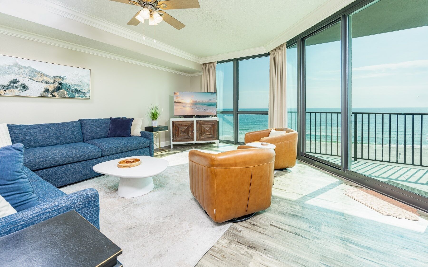 Condo, 2 Bedrooms | Living area