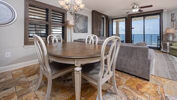 Condo, 3 phòng ngủ | Khu ăn uống