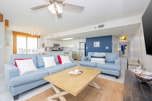 Condo, 3 chambres | Aire de séjour