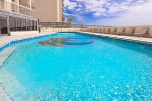 Appart'hôtel, 3 chambres | Piscine