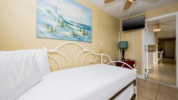 Condo, 3 Bedrooms | 3 bedrooms, WiFi (free)