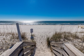Property grounds - Gulf Shores Surf & Racquet 801a 3 Bedroom Condo (Gulf Shores)
