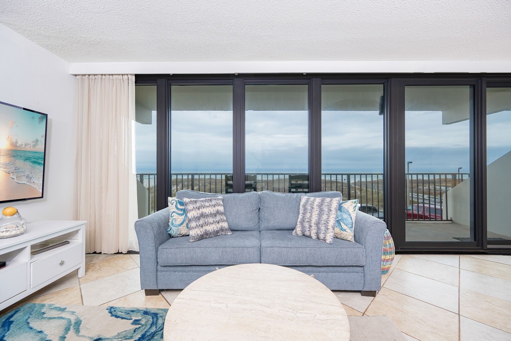 Condo, 3 quartos | Área de estar