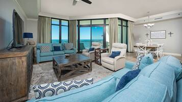 Condo, 3 Bedrooms | Living area